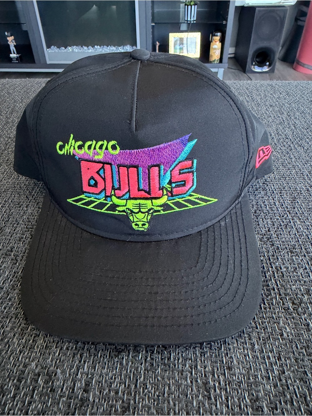 New Era Black Chicago Bulls Neon Logo Cap